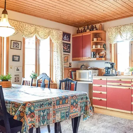 4 Bedroom Lovely In Lonevag