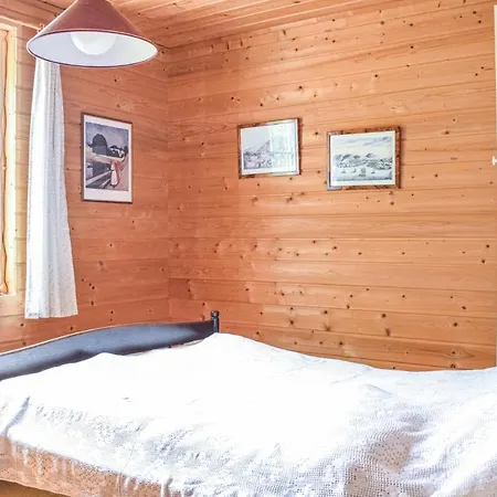 4 Bedroom Lovely In Holiday home *