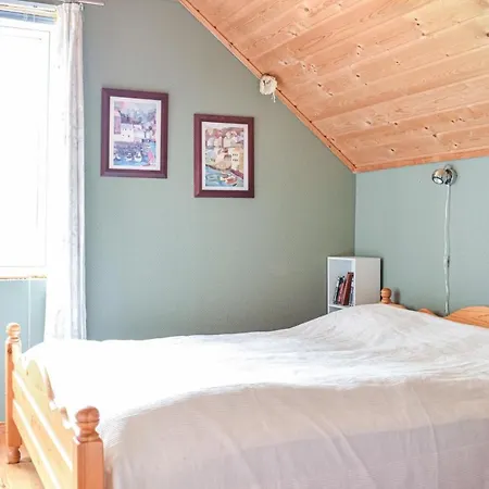 4 Bedroom Lovely In Holiday home Lonevag