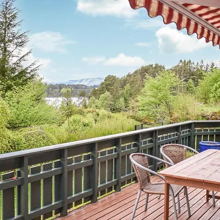 4 Bedroom Lovely In Holiday home *